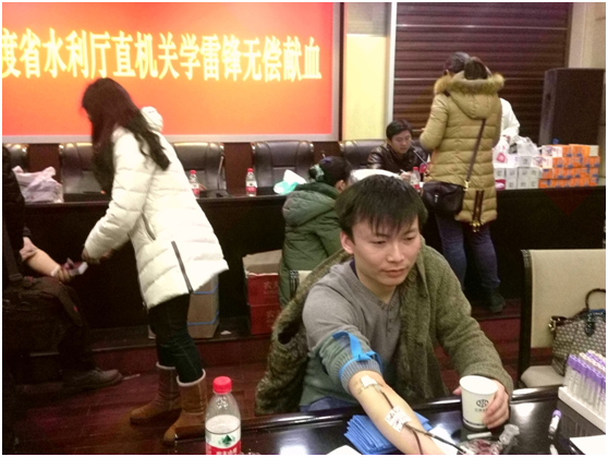 傳遞善行大愛，致敬人間真情 — 公司組織員工參加無償獻(xiàn)血活動