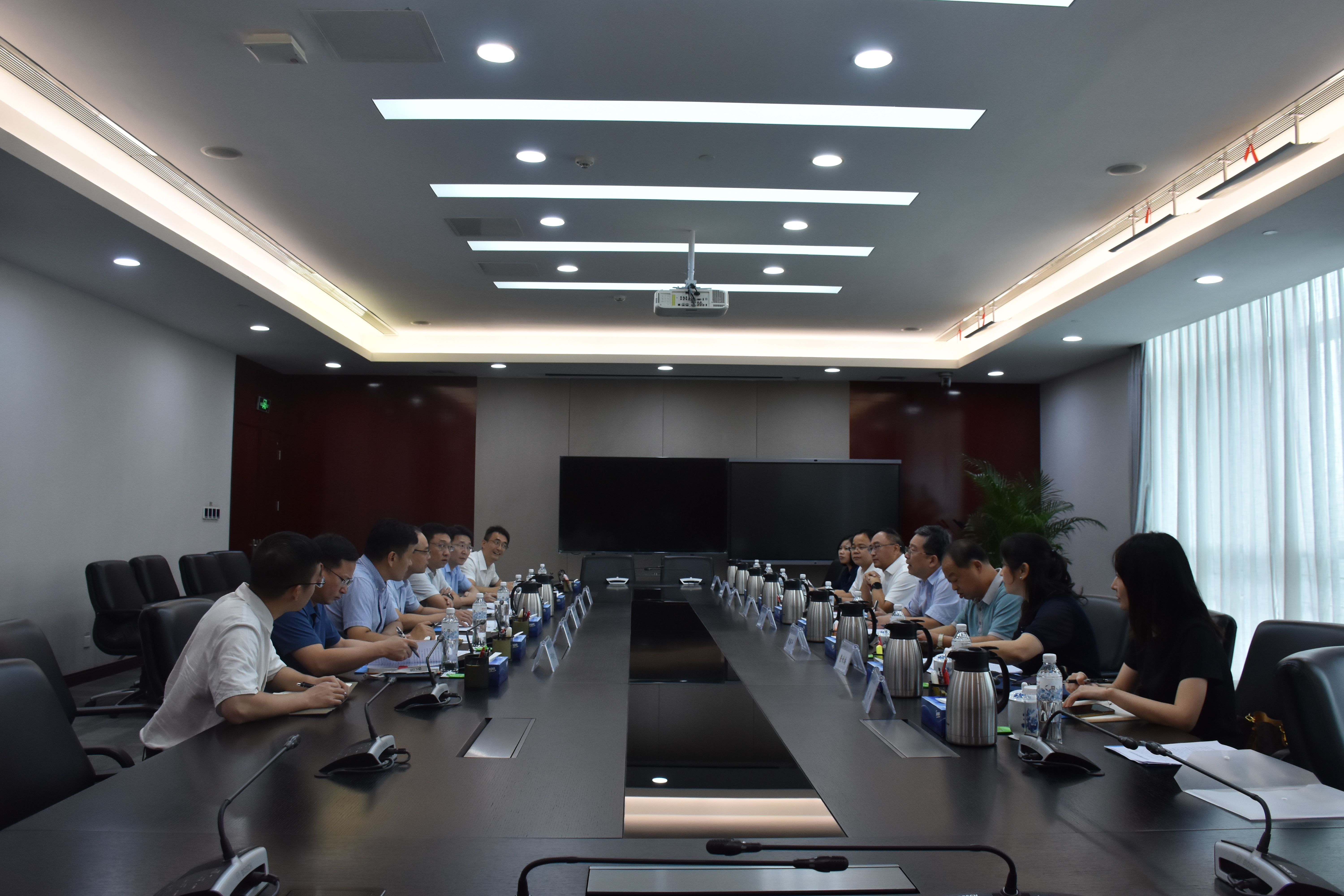 鄒洪赴國開行江西省分行座談交流