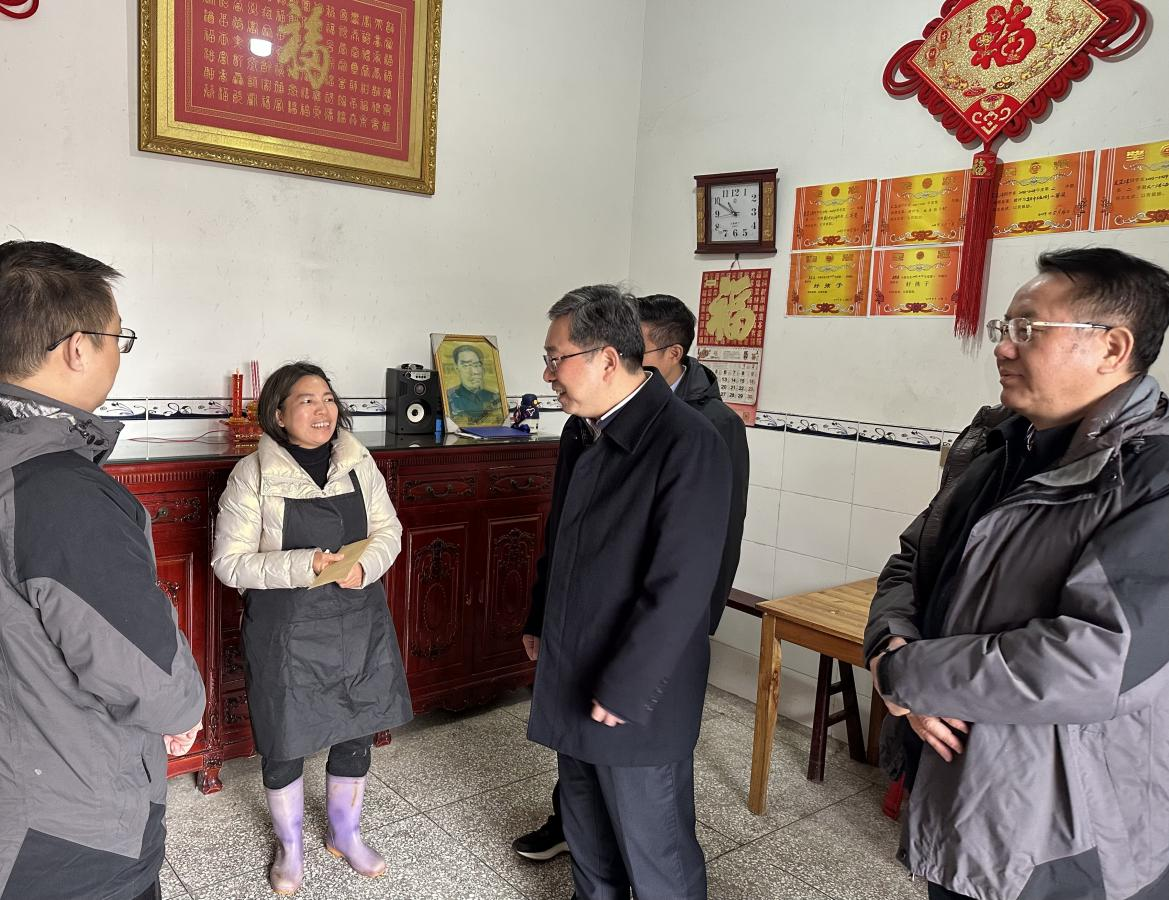 鄒洪赴集團(tuán)駐點(diǎn)幫扶村開展鄉(xiāng)村振興