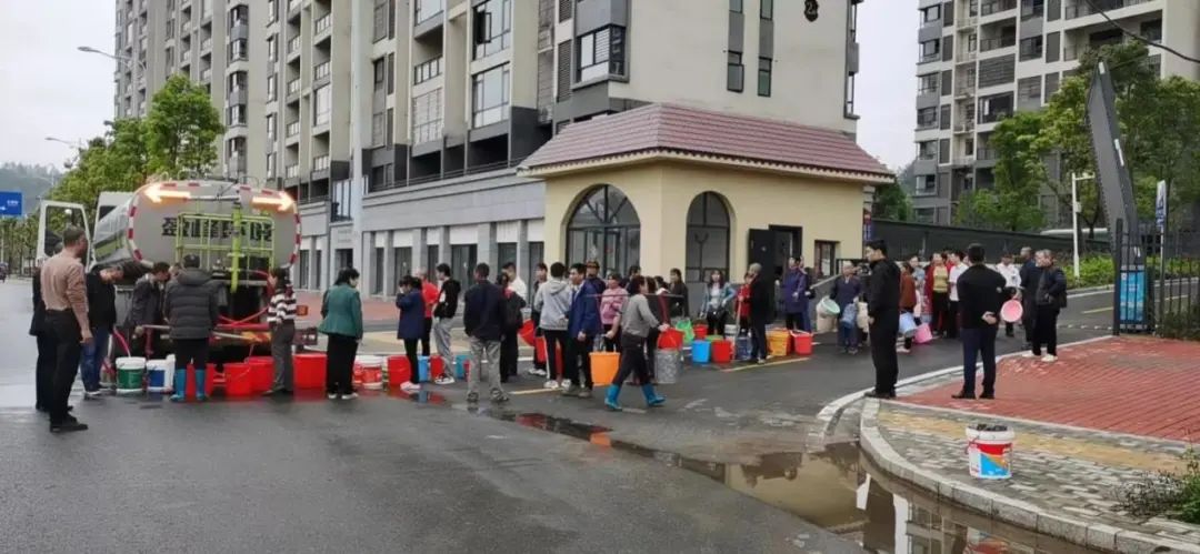 龍南潤泉：搶修有力度 服務(wù)有溫度