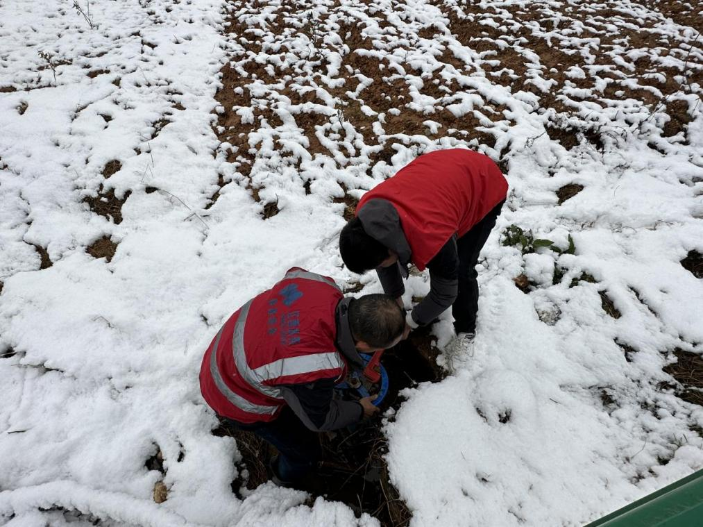 戰(zhàn)初雪 保供水丨水務(wù)集團(tuán)：迎風(fēng)戰(zhàn)雪保供水 排憂解難暖民心